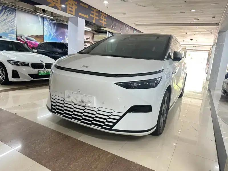 XPeng X9 2024 Model: 702kWh Ultra-Long Range (Max) — миниатюра 1