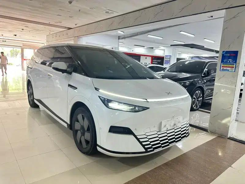 XPeng X9 2024 Model: 702kWh Ultra-Long Range (Max) — миниатюра 2