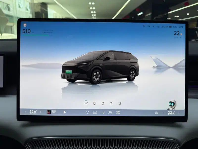 XPeng X9 2024 Model: 702kWh Ultra-Long Range (Max) — миниатюра 18