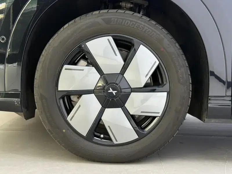 XPeng X9 2024 Model: 702kWh Ultra-Long Range (Max) — миниатюра 8