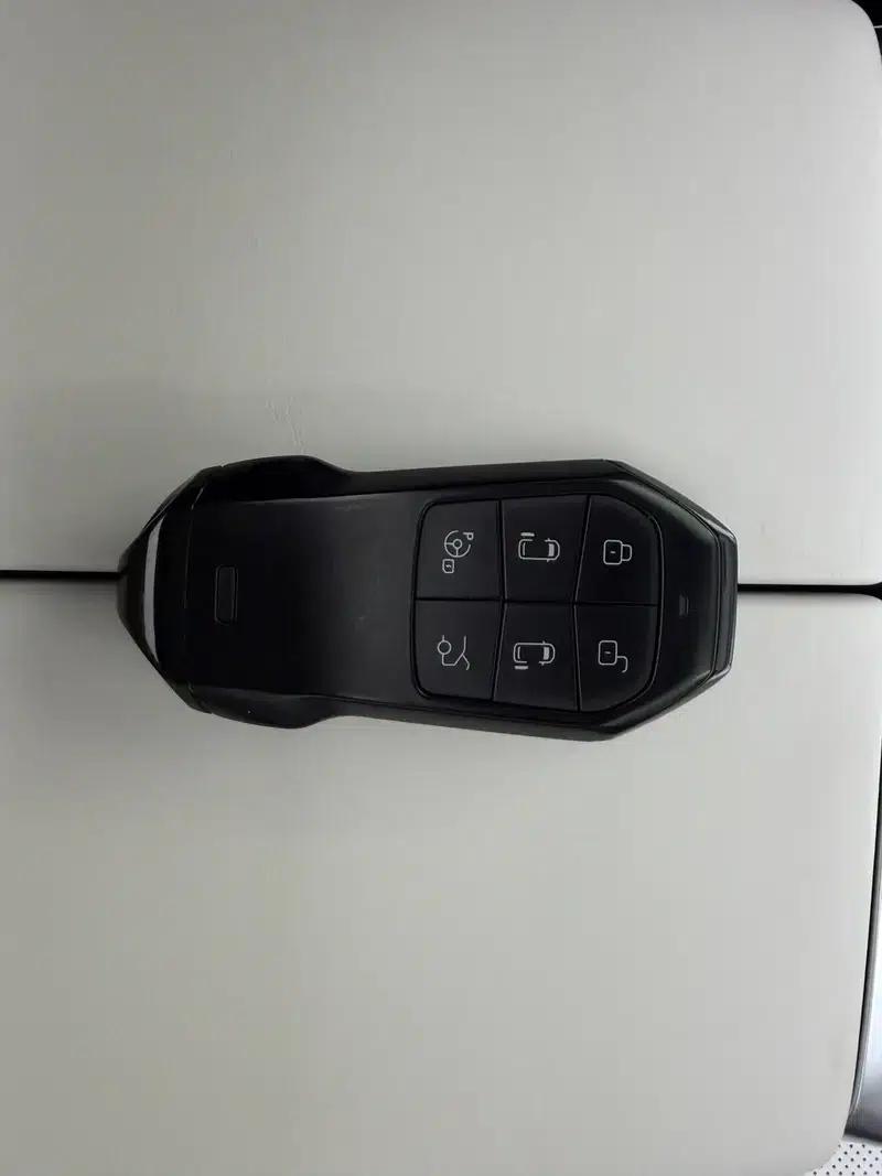 XPeng X9 2024 Model: 702kWh Ultra-Long Range (Max) — миниатюра 9