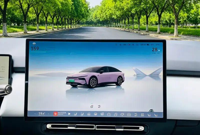 XPeng P7+ 2024 Pure Electric Long Range Max — миниатюра 7