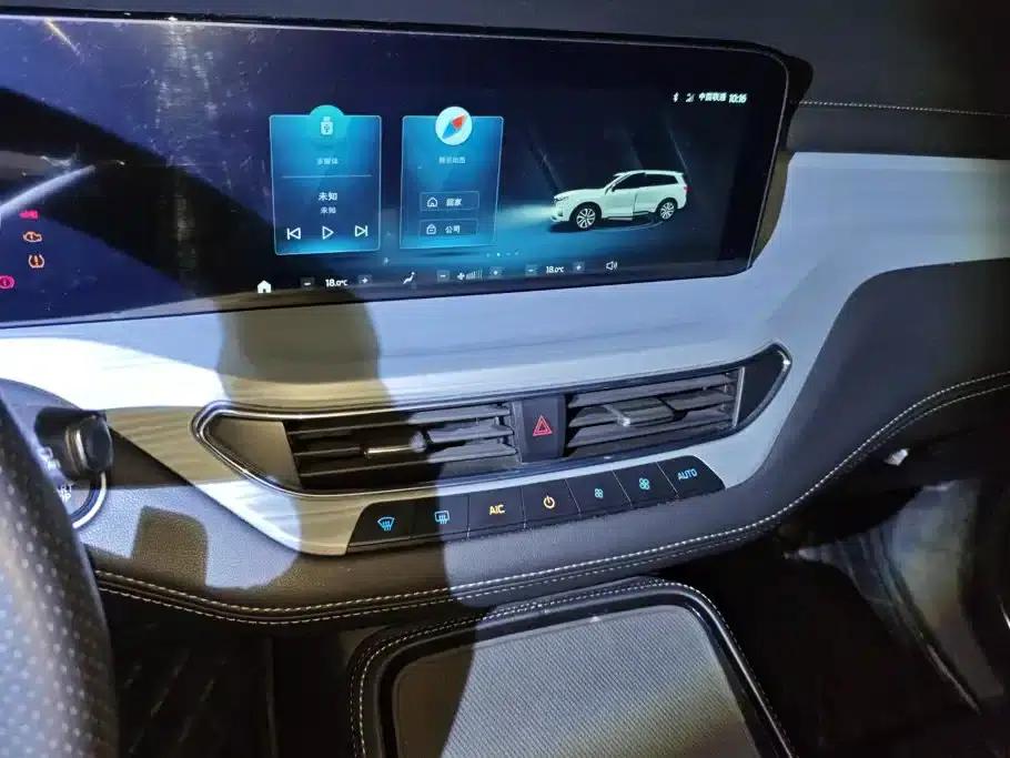 Lingyu 2023 EcoBoost 225 Platinum Edition 7-seater (2/3/2 seats) — миниатюра 13