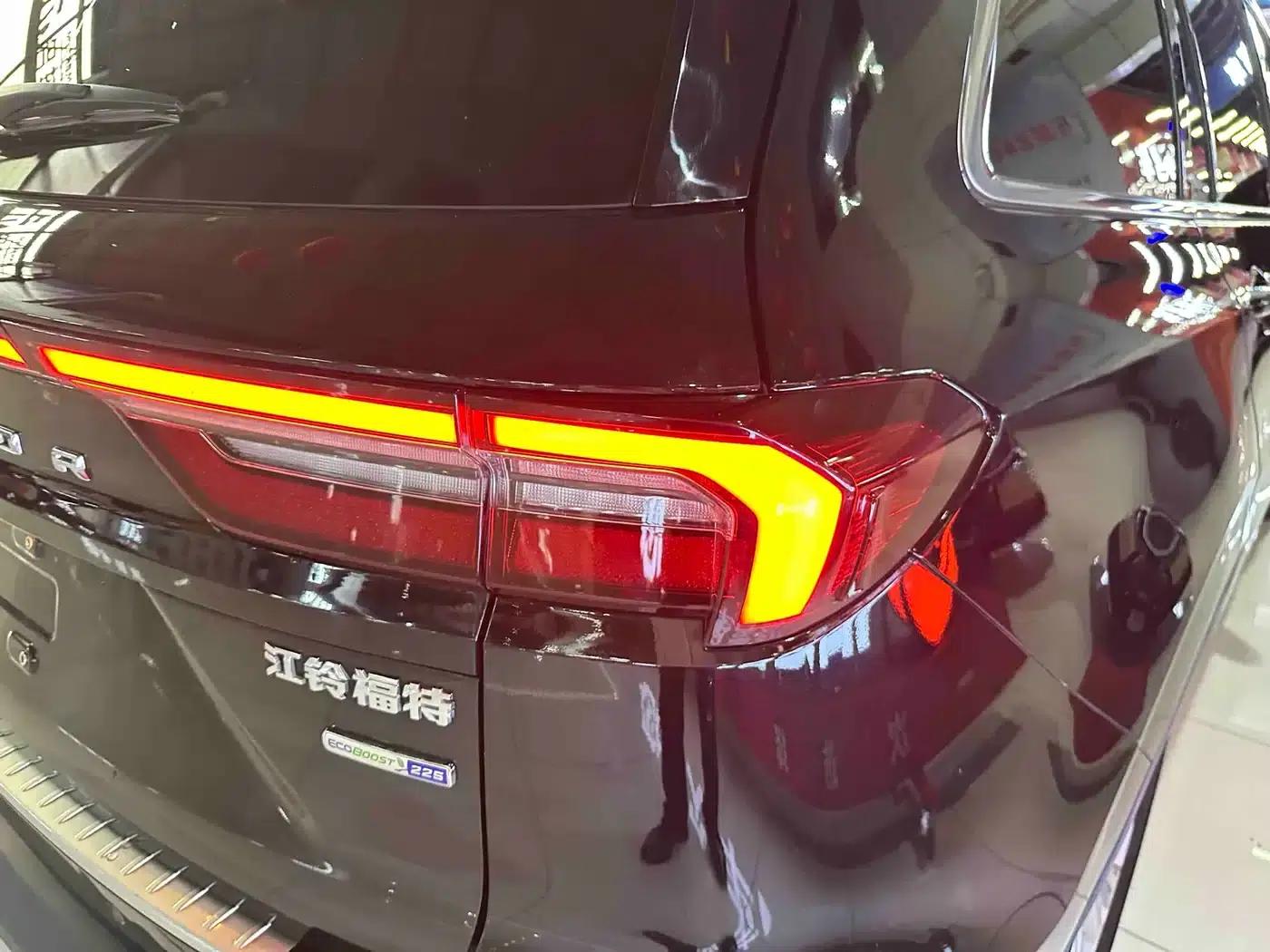 Lingyu 2021 EcoBoost 225 Platinum Edition 5-seater — миниатюра 9