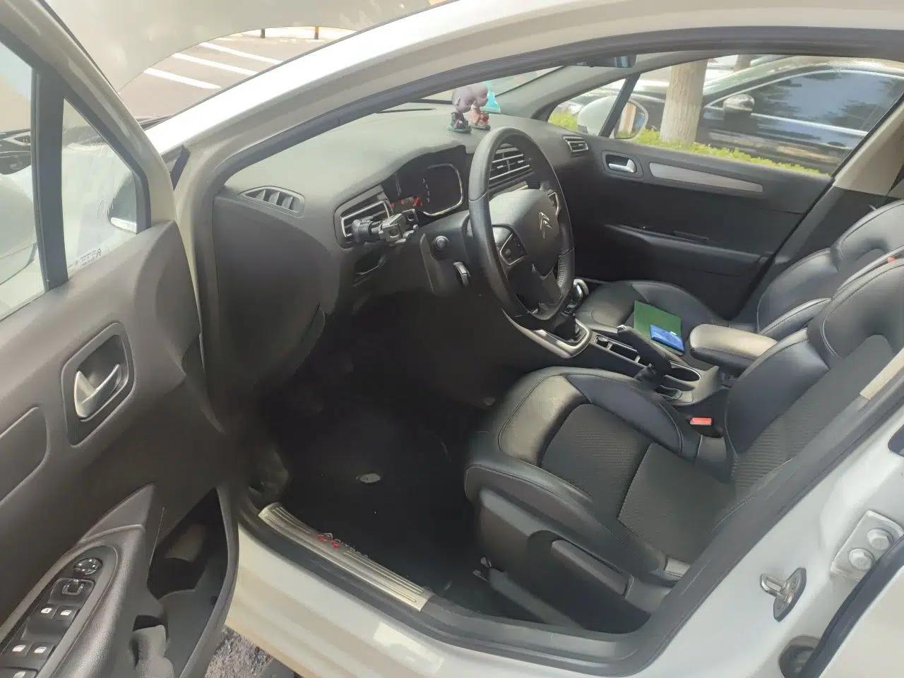Citroen C4 Sega 2016 1.6L Manual Comfort Model — миниатюра 16
