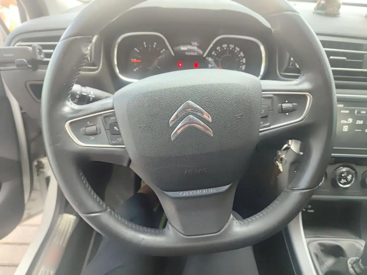 Citroen C4 Sega 2016 1.6L Manual Comfort Model — миниатюра 10