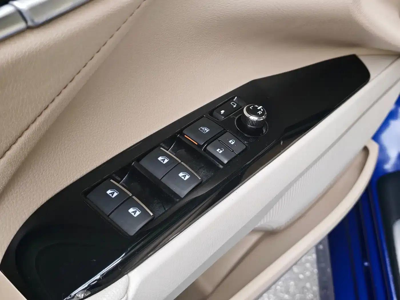 Camry 2019 Hybrid 2.5HG Luxury Edition (National V Emission Standard) — миниатюра 13
