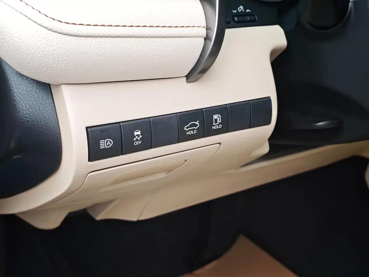 Camry 2019 Hybrid 2.5HG Luxury Edition (National V Emission Standard) — миниатюра 14