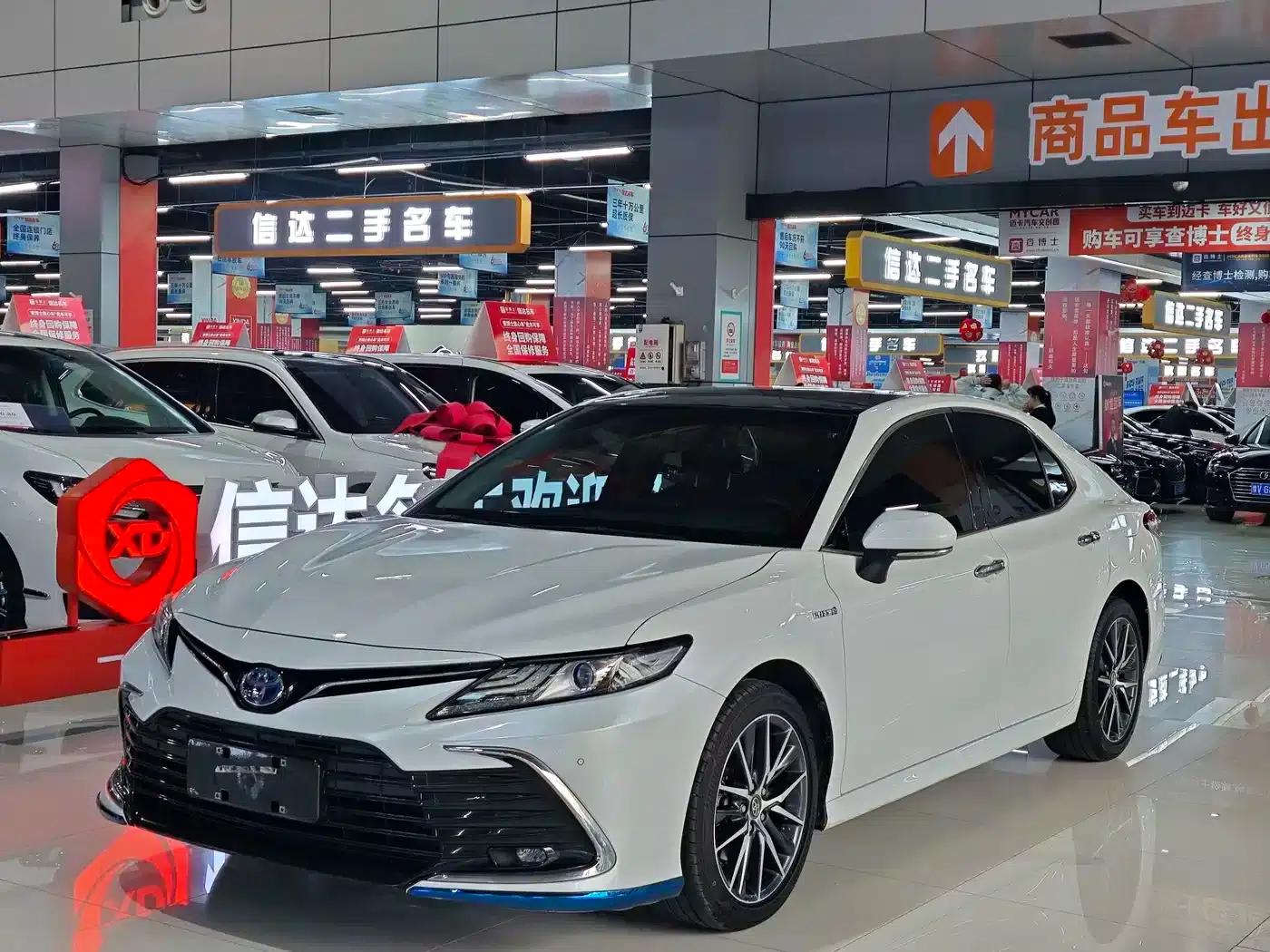 Camry 2021 Hybrid 2.5HG Luxury Edition — миниатюра 1