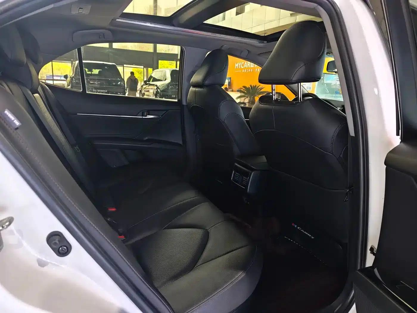 Camry 2021 Hybrid 2.5HG Luxury Edition — миниатюра 11