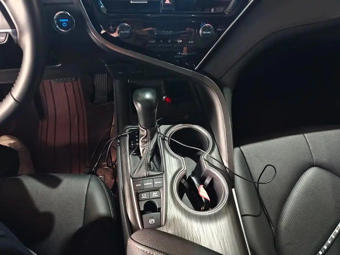 Camry 2021 Hybrid 2.5HG Luxury Edition — миниатюра 13
