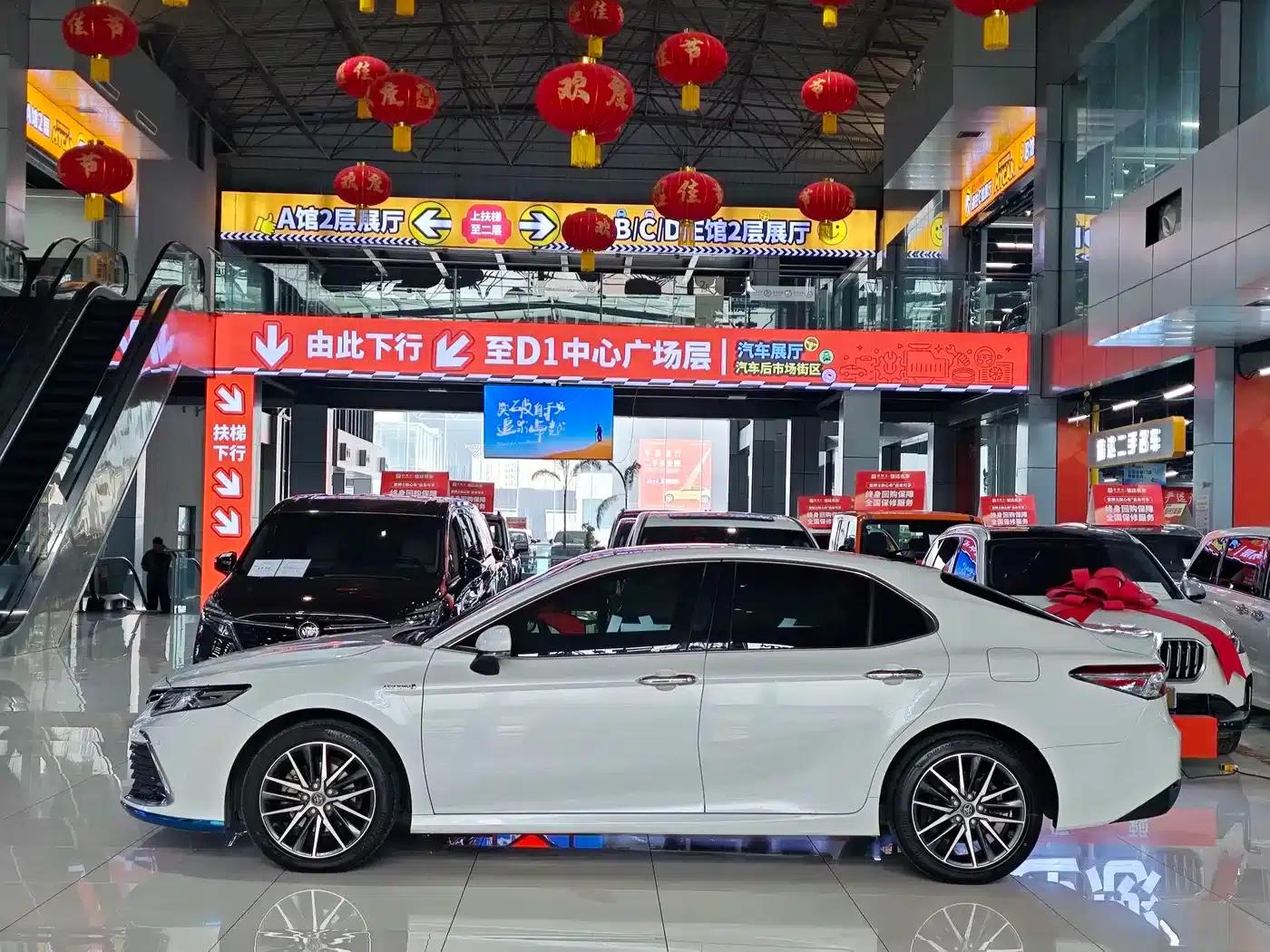 Camry 2021 Hybrid 2.5HG Luxury Edition — миниатюра 15