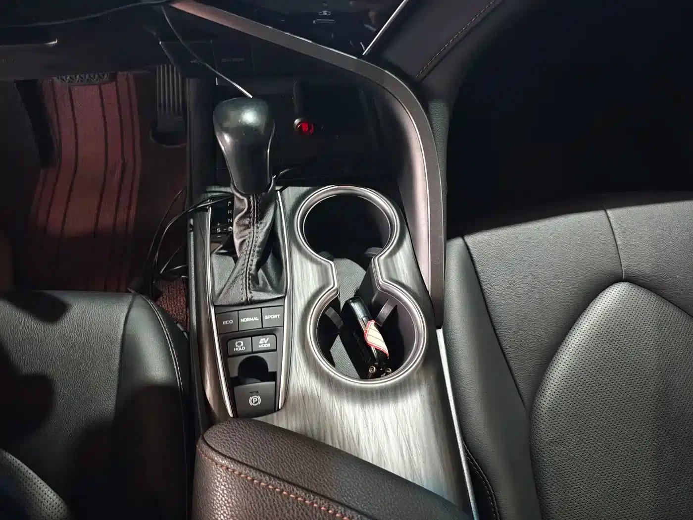 Camry 2021 Hybrid 2.5HG Luxury Edition — миниатюра 7