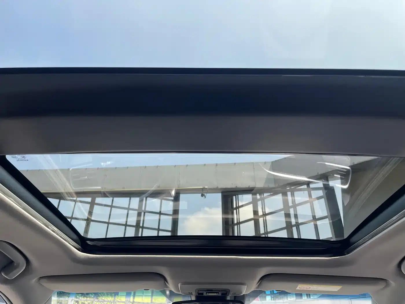 2023 Camry 2.5G Luxury Edition — миниатюра 18