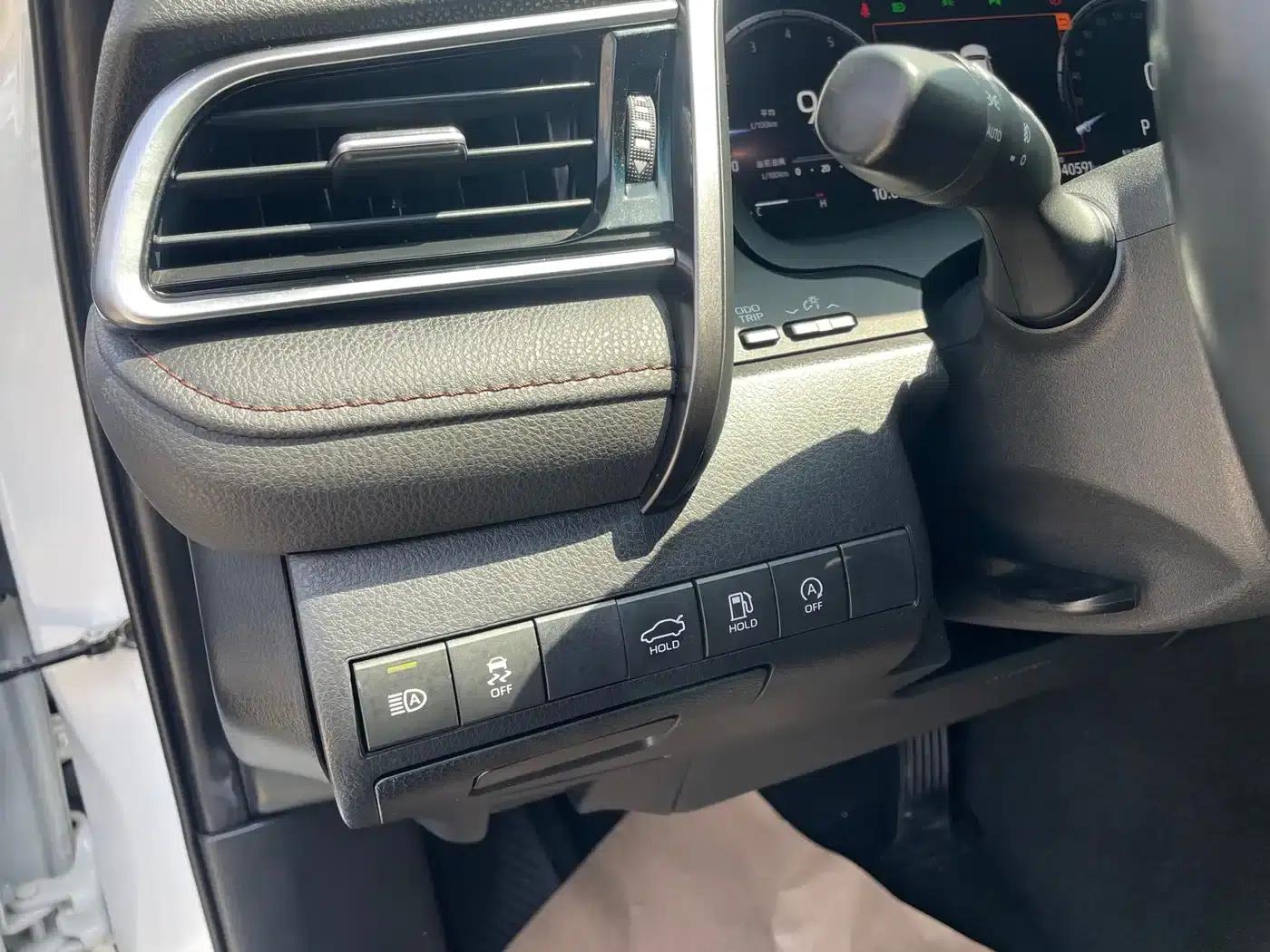 2023 Camry 2.5G Luxury Edition — миниатюра 24