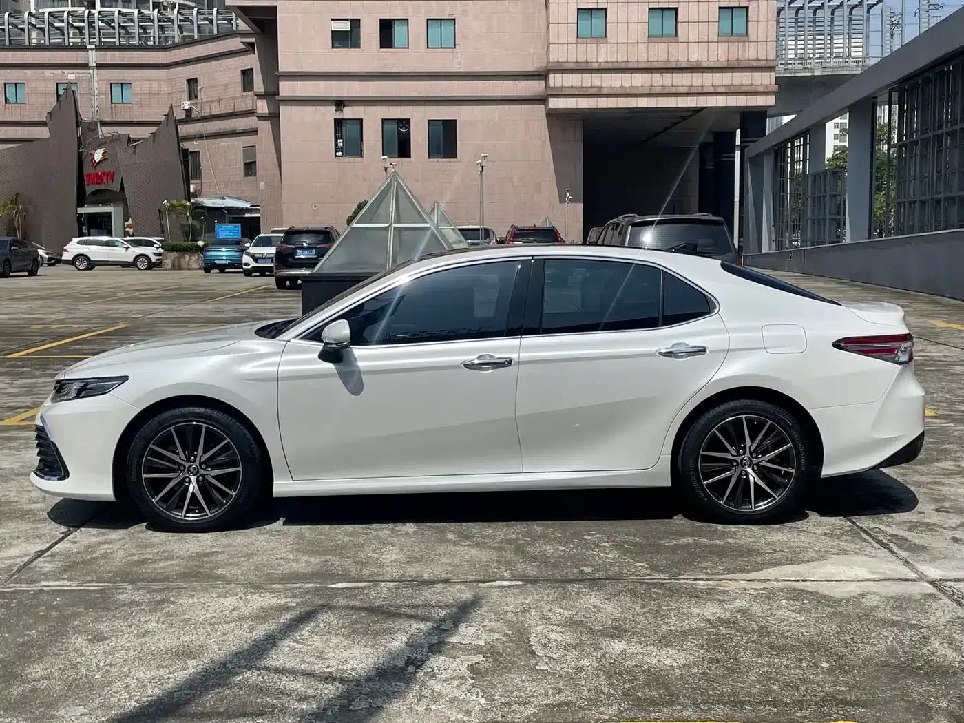2023 Camry 2.5G Luxury Edition — миниатюра 29