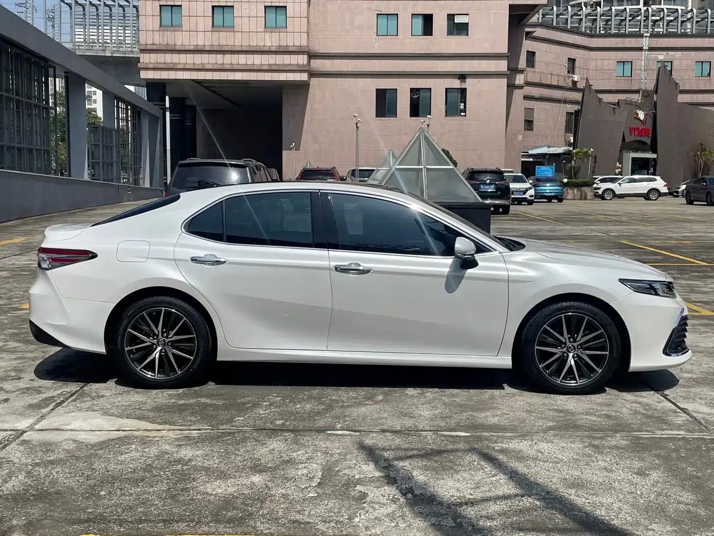 2023 Camry 2.5G Luxury Edition — миниатюра 30