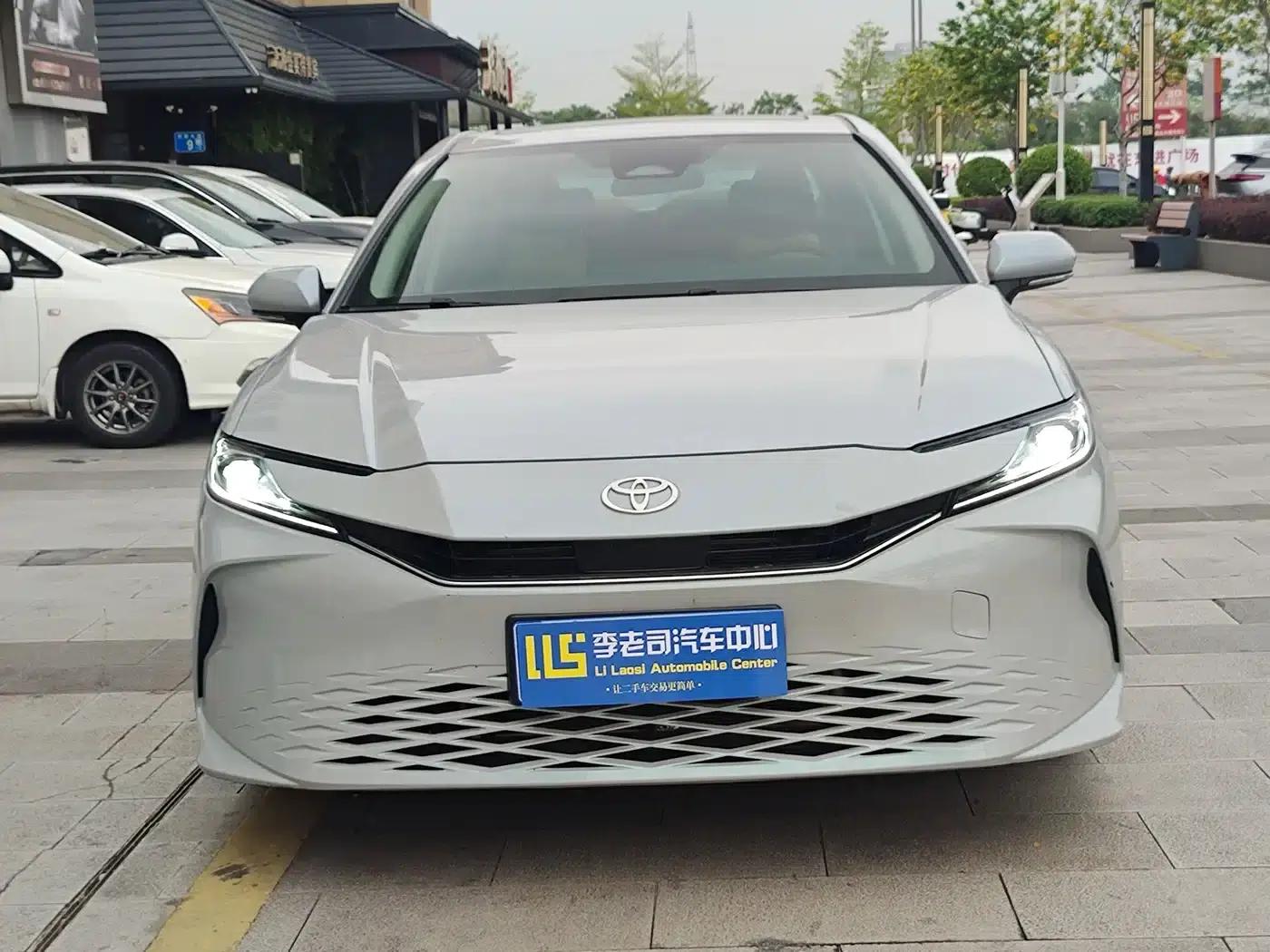 2024 Camry 2.0E Elite Edition — миниатюра 2