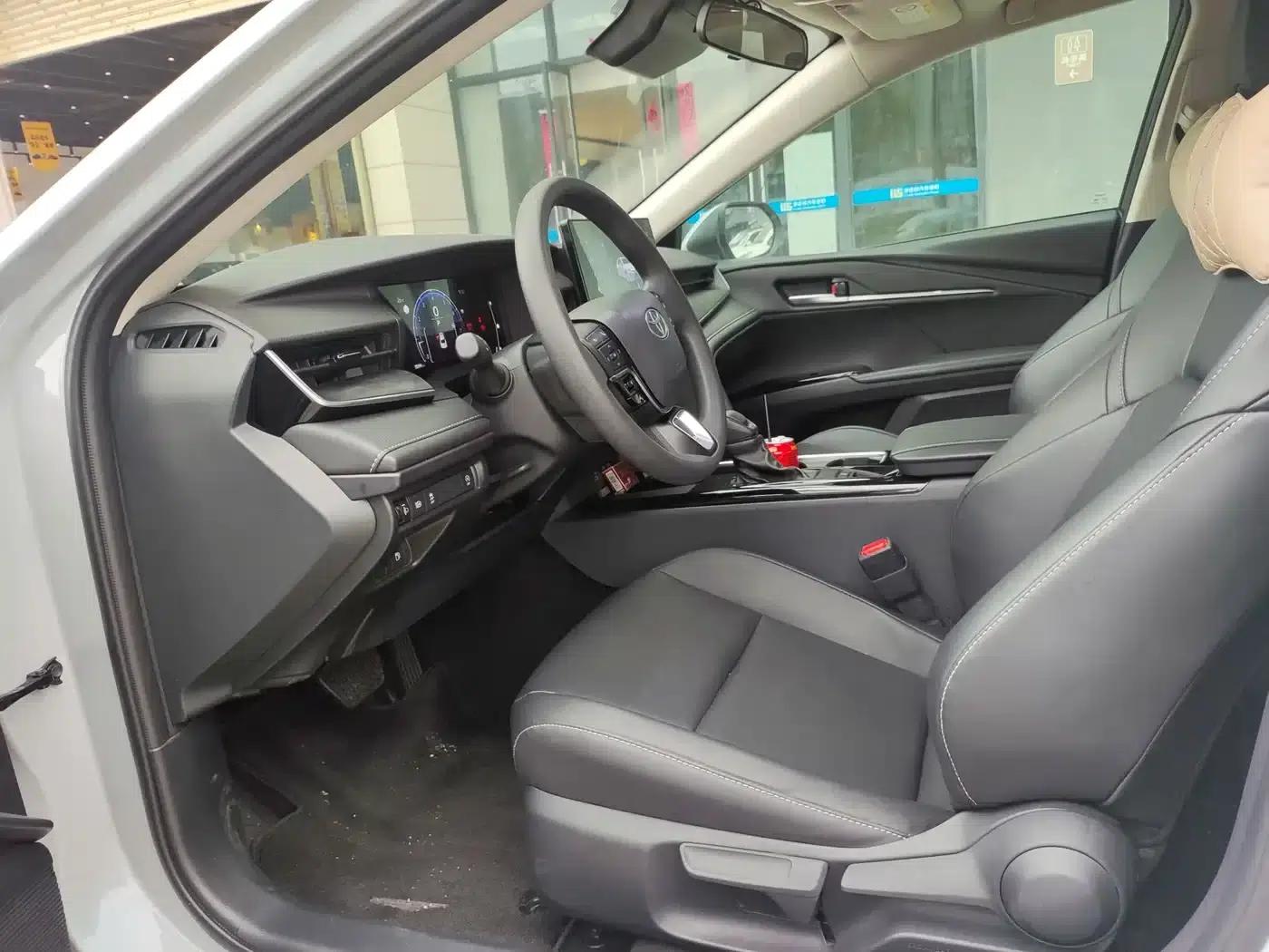 2024 Camry 2.0E Elite Edition — миниатюра 6
