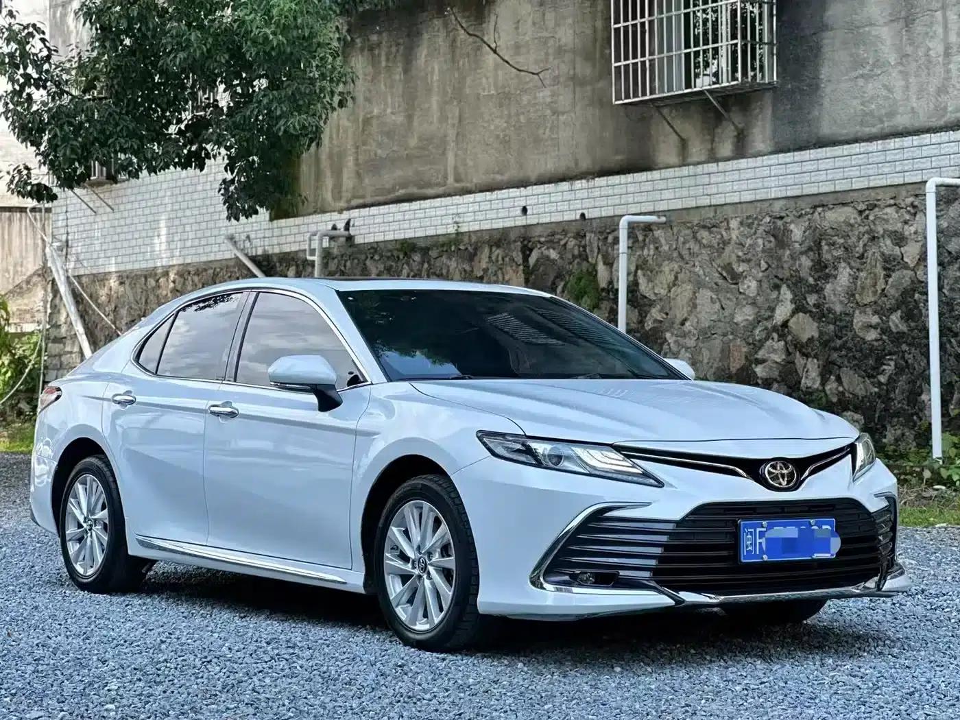 2023 Camry 2.0G Luxury Edition — миниатюра 3