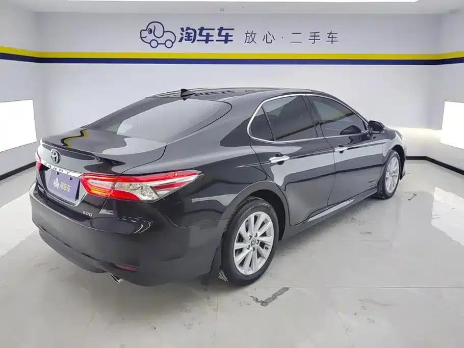 2021 Camry 2.0G Luxury Edition — миниатюра 3