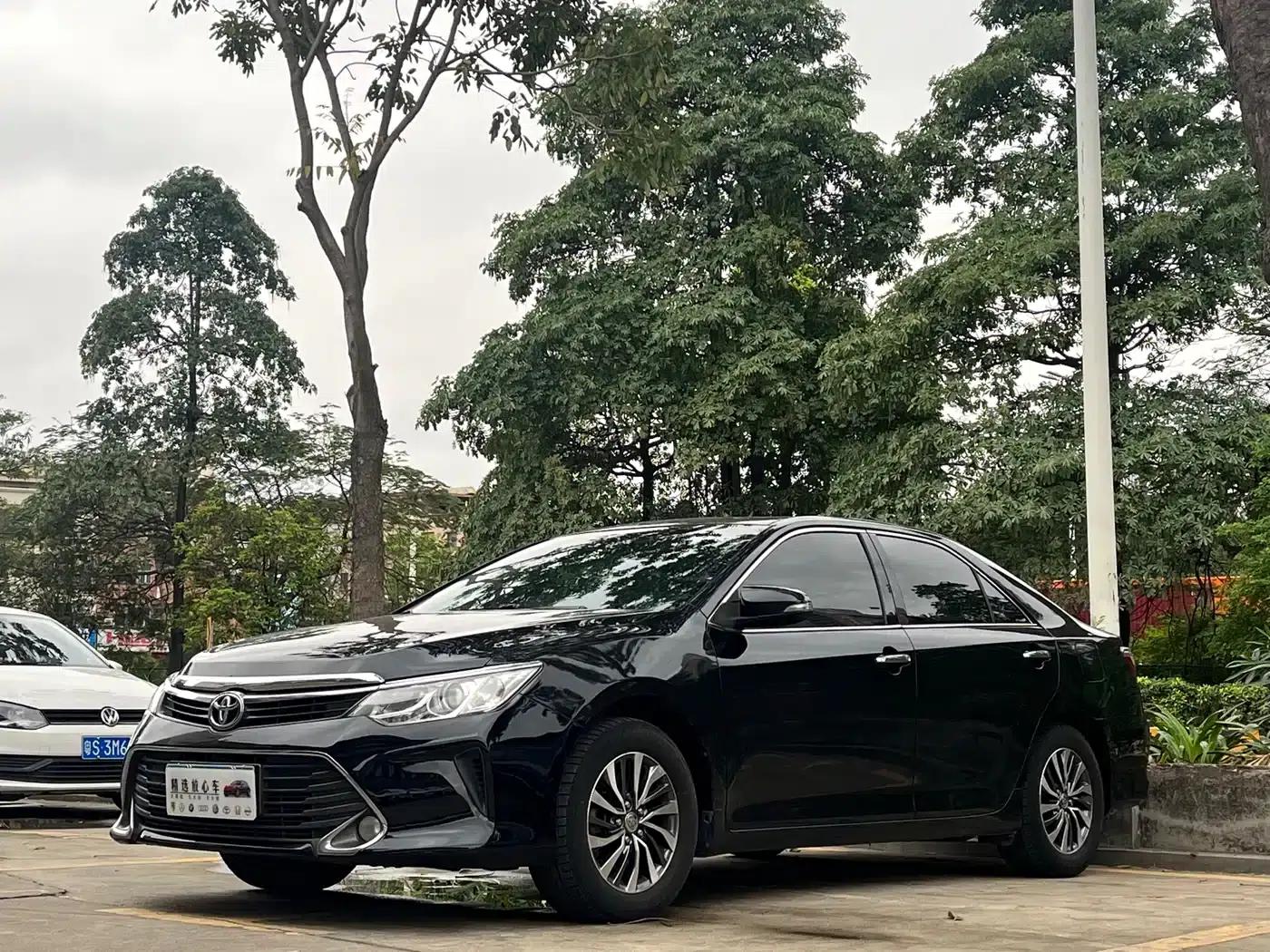 Camry 2015 2.0G Leading Edition — миниатюра 1
