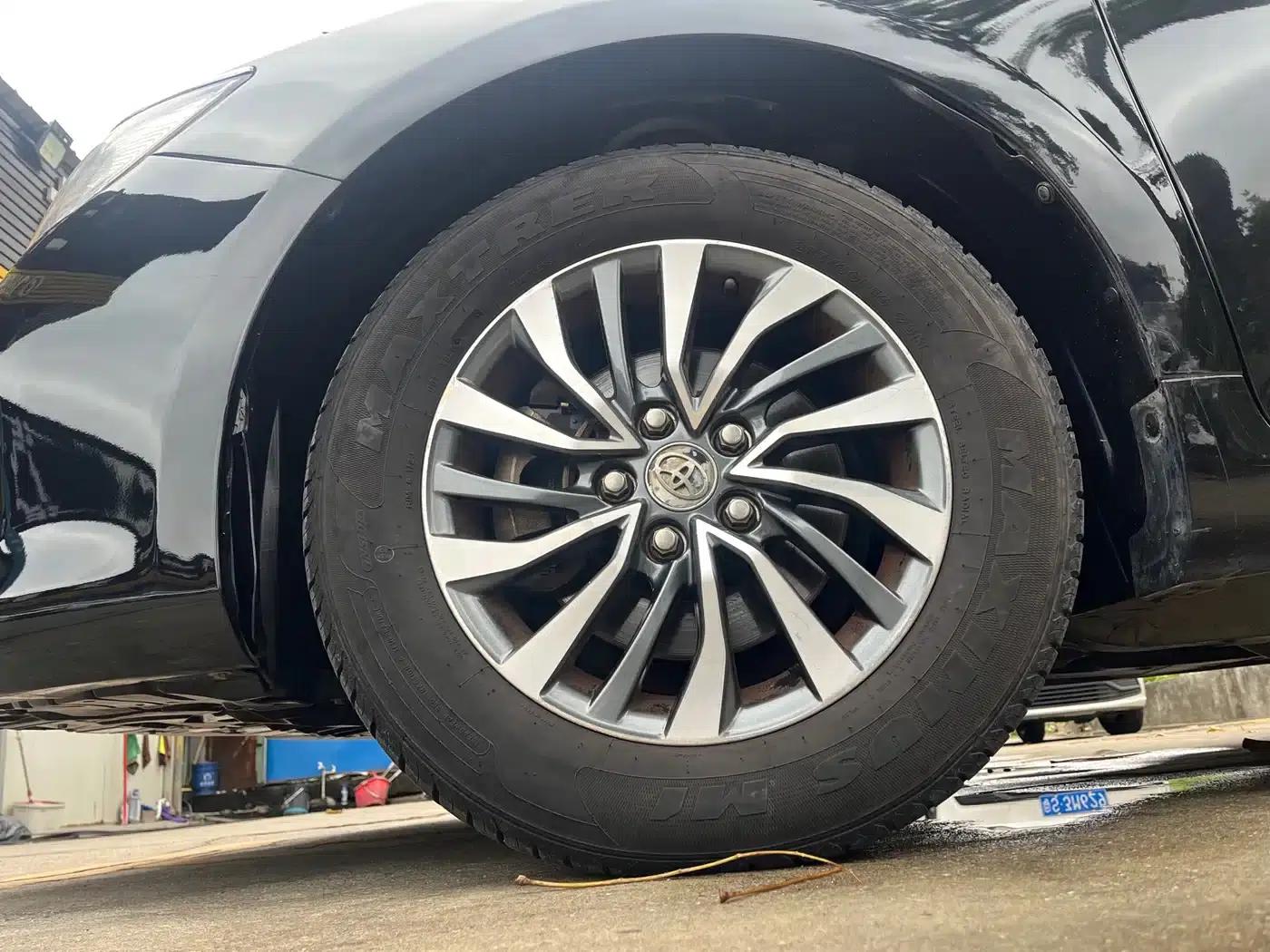 Camry 2015 2.0G Leading Edition — миниатюра 14