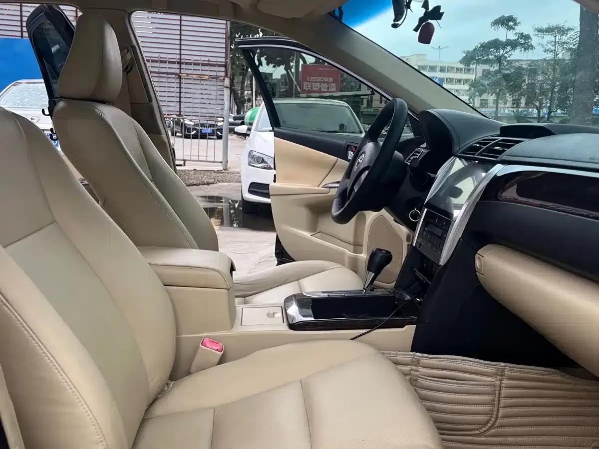 Camry 2015 2.0G Leading Edition — миниатюра 16