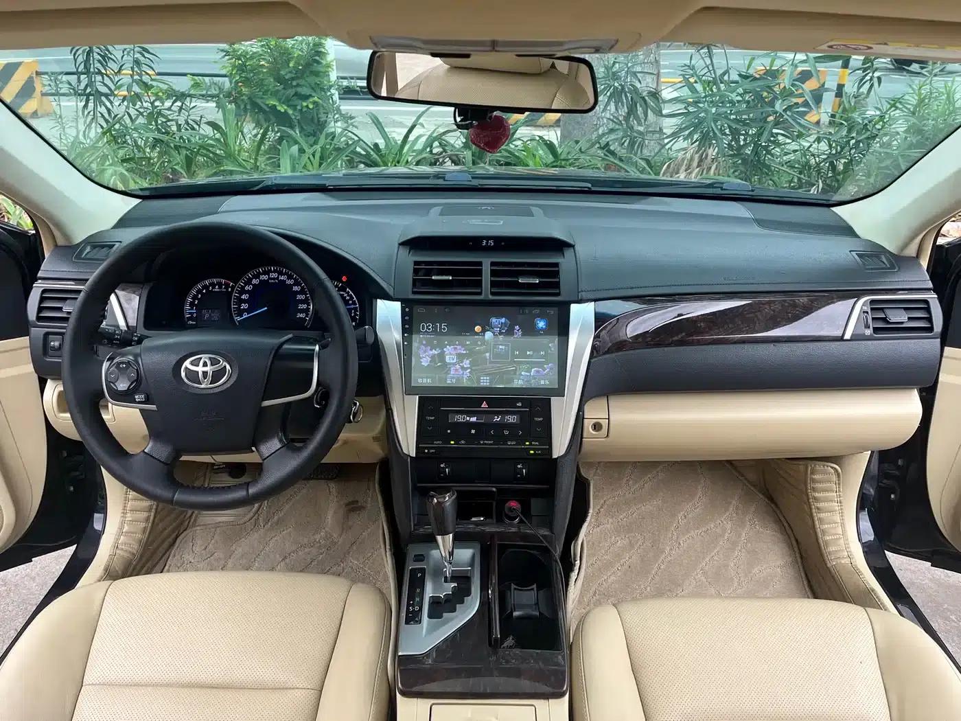 Camry 2015 2.0G Leading Edition — миниатюра 20