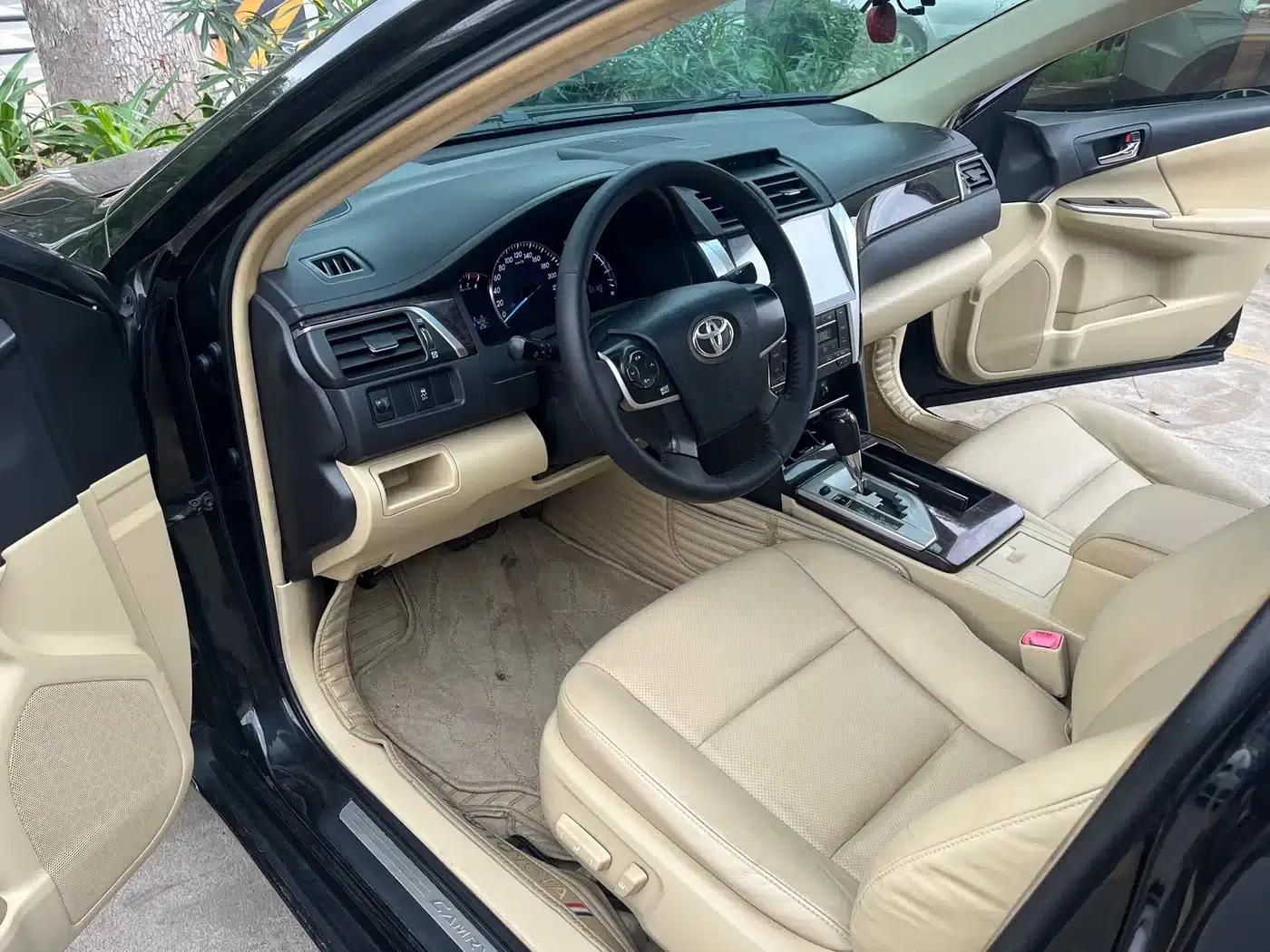 Camry 2015 2.0G Leading Edition — миниатюра 4
