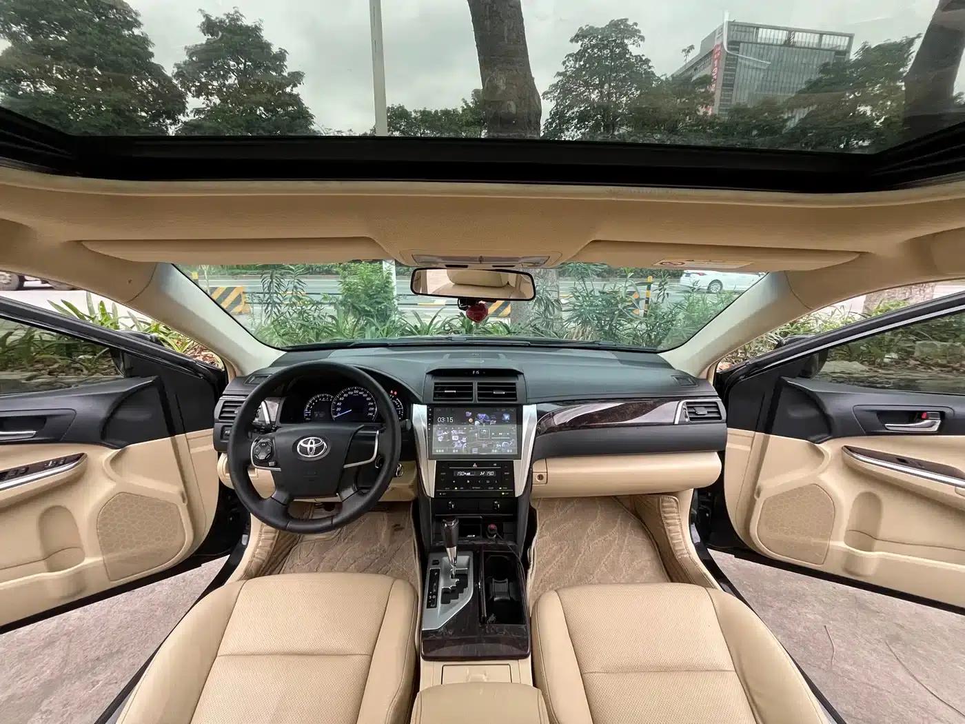 Camry 2015 2.0G Leading Edition — миниатюра 6