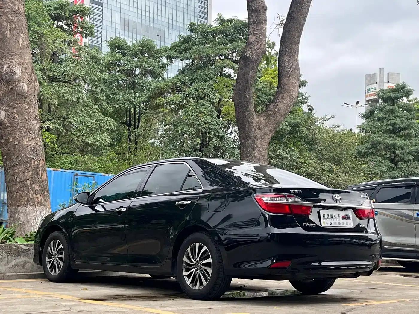 Camry 2015 2.0G Leading Edition — миниатюра 7