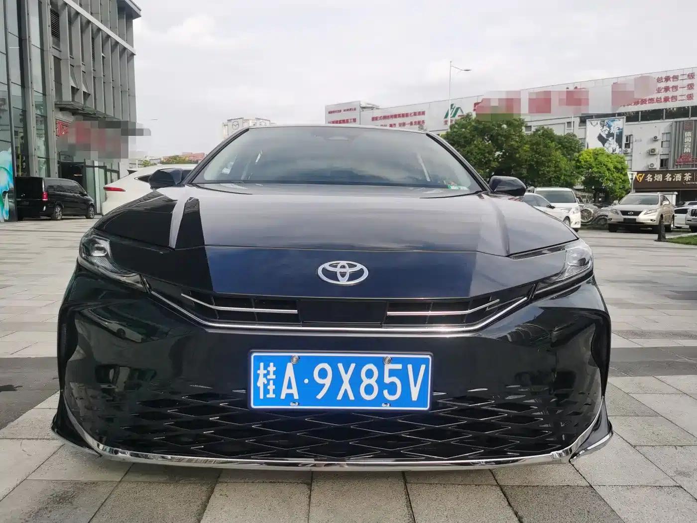 2026 Camry Hybrid 2.0HGVP Luxury Edition — миниатюра 3