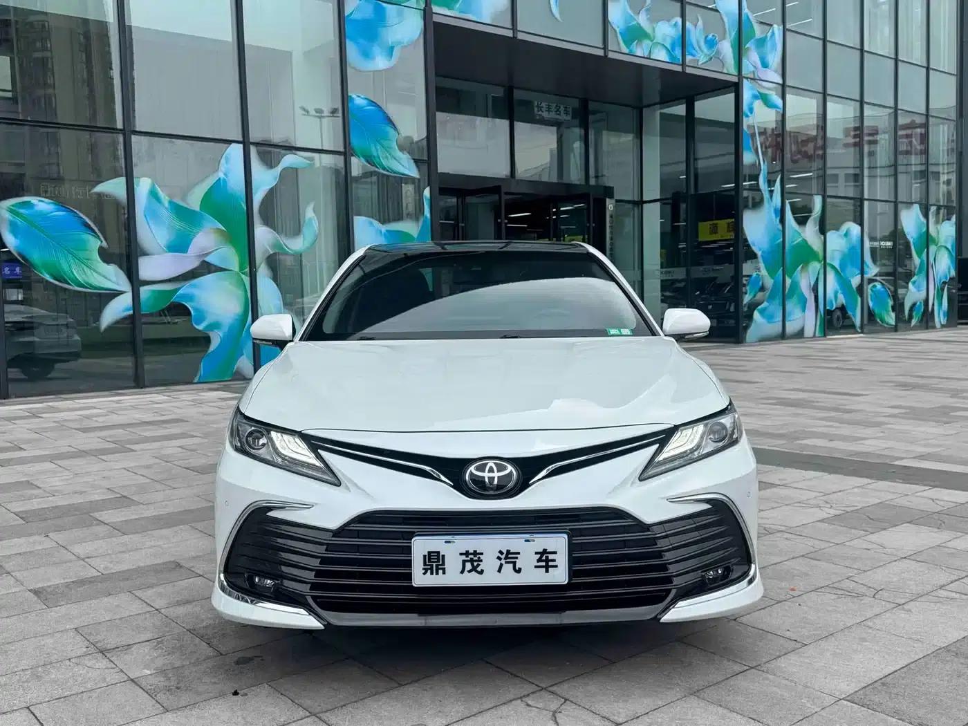 Camry 2021 2.5G Luxury Edition — миниатюра 2
