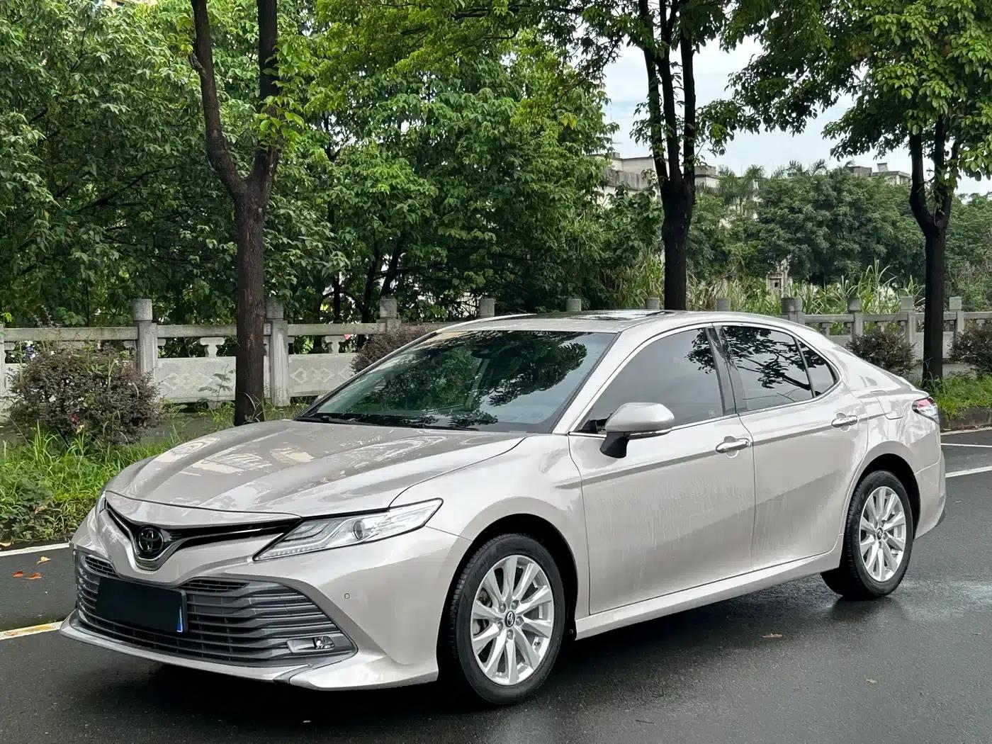 Camry 2019 Facelift 2.0G Luxury Edition — миниатюра 1