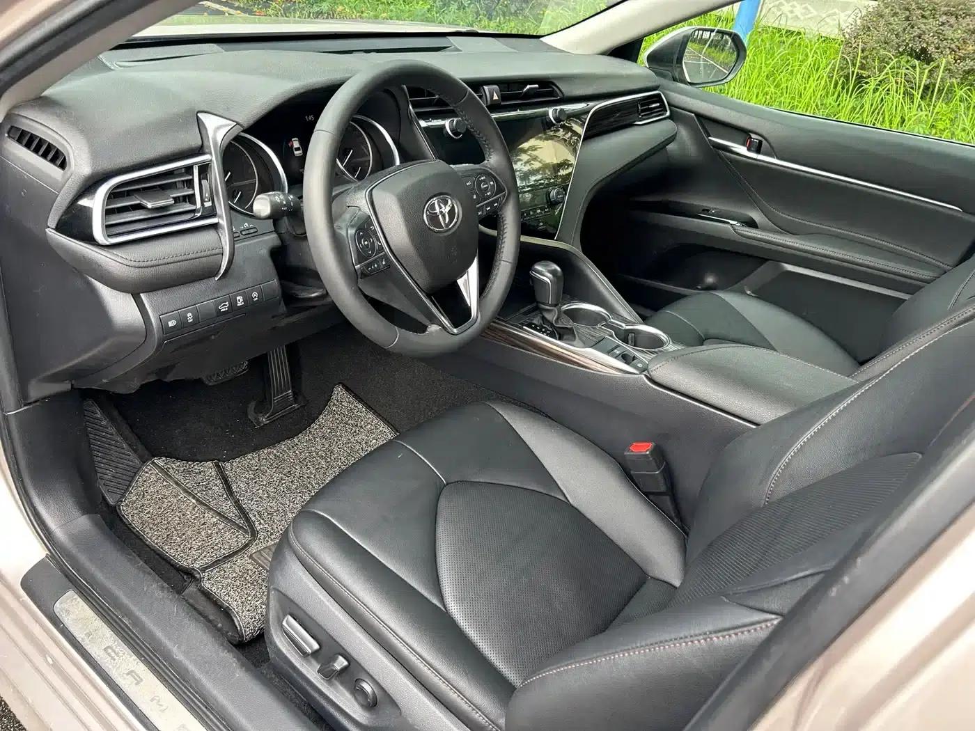 Camry 2019 Facelift 2.0G Luxury Edition — миниатюра 3