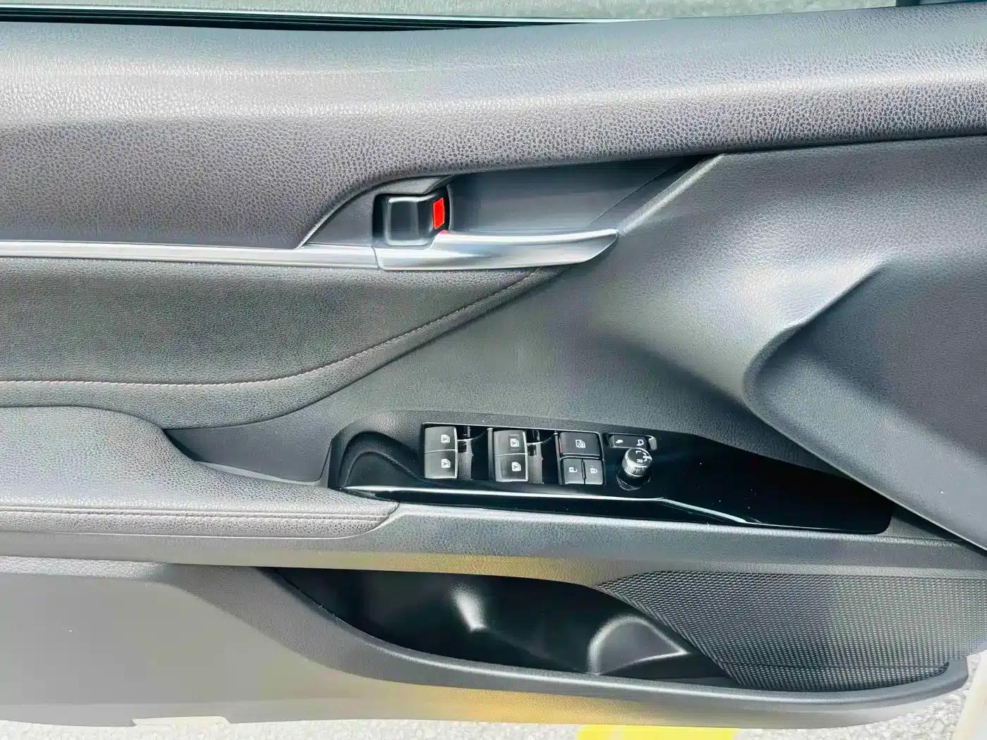 2018 Camry 2.0G Luxury Edition — миниатюра 13