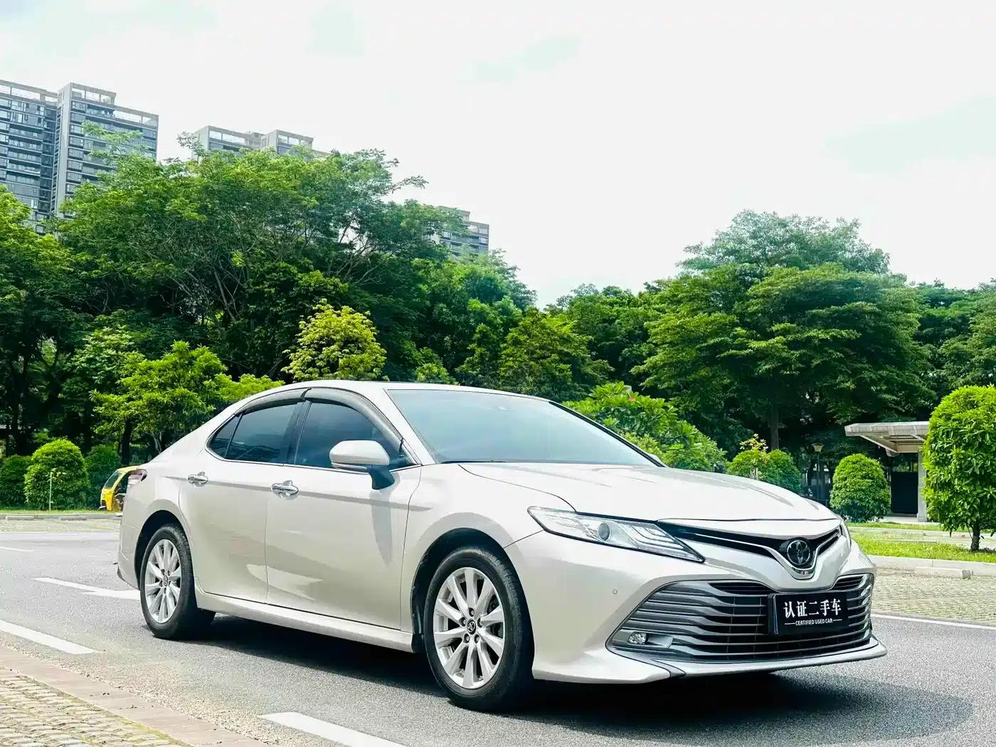 2018 Camry 2.0G Luxury Edition — миниатюра 3