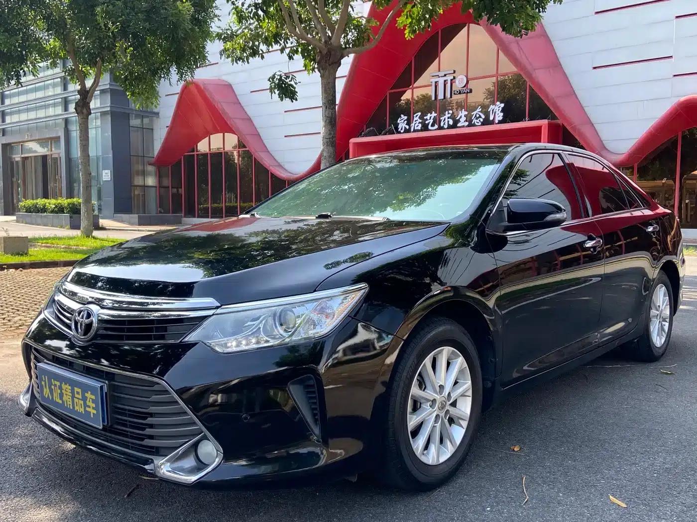 Camry 2015 2.0G Leading Edition — миниатюра 1