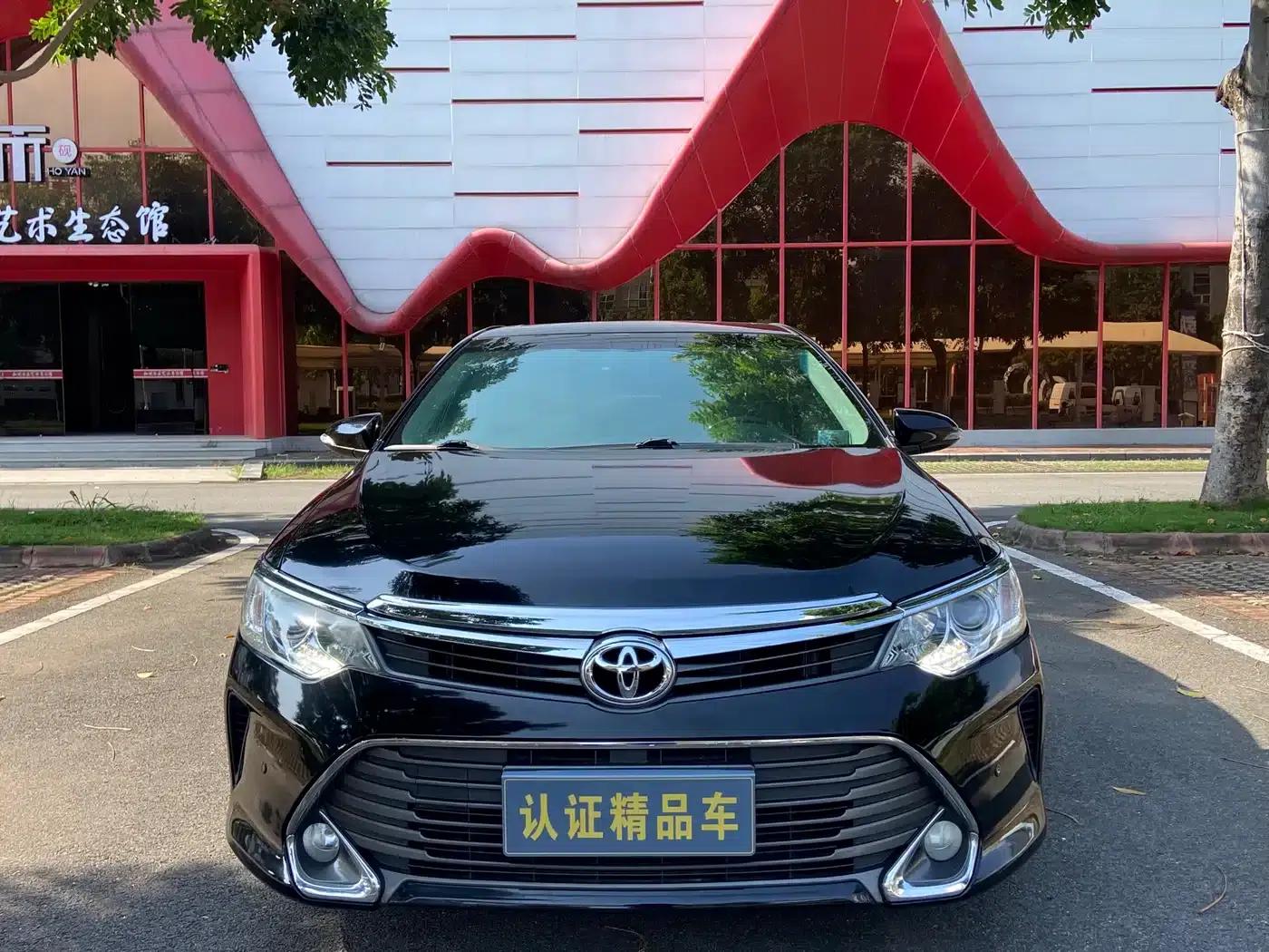 Camry 2015 2.0G Leading Edition — миниатюра 2