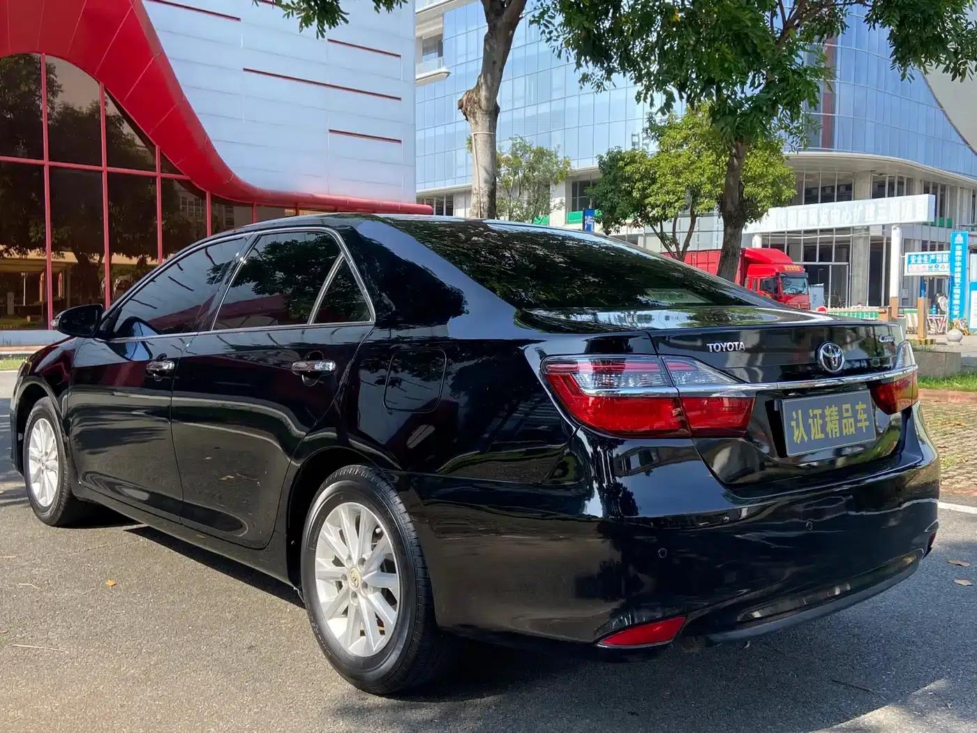 Camry 2015 2.0G Leading Edition — миниатюра 11