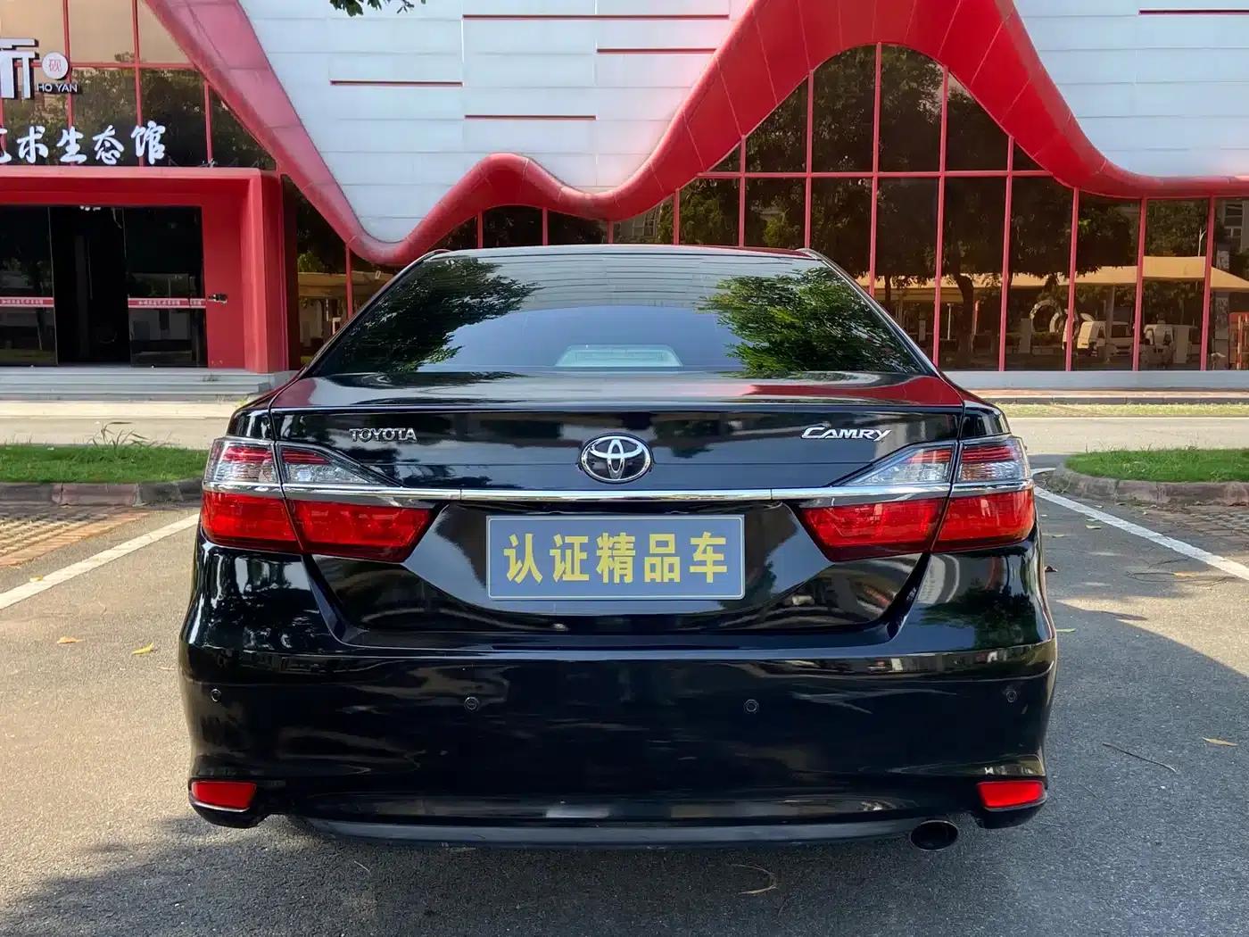Camry 2015 2.0G Leading Edition — миниатюра 12