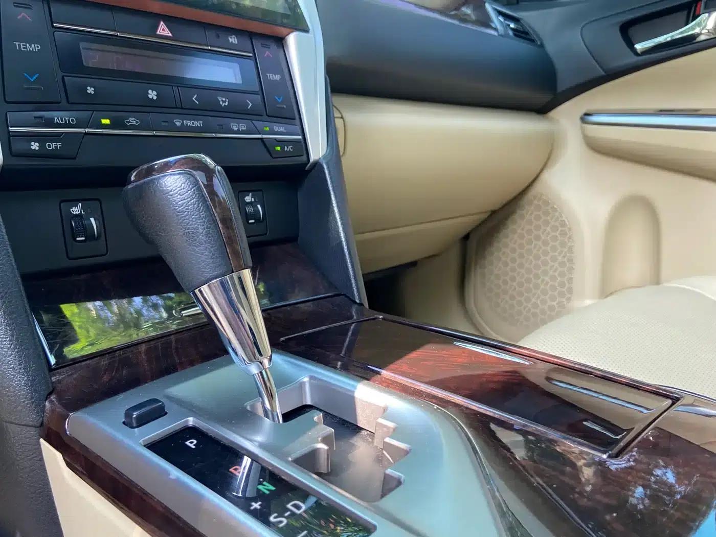 Camry 2015 2.0G Leading Edition — миниатюра 8