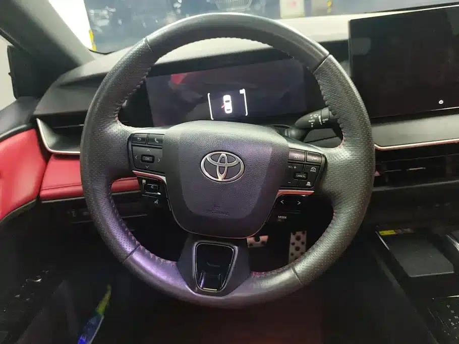 2024 Camry Hybrid 2.0HXS Sport Plus Edition — миниатюра 15