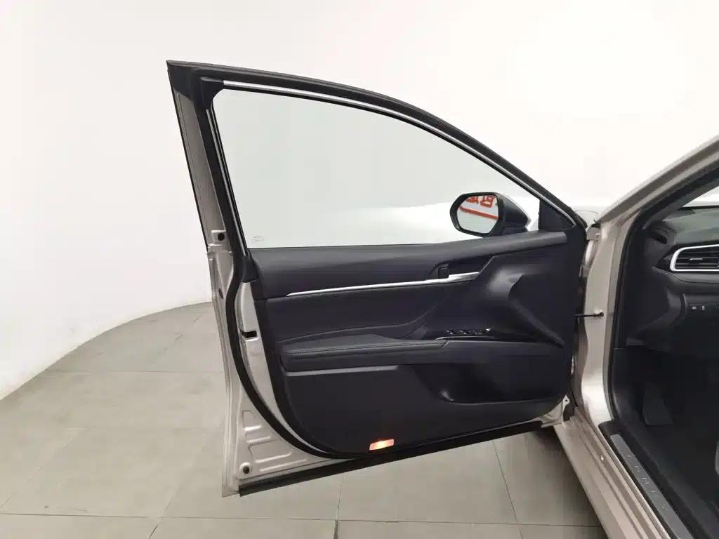 Camry 2019 Facelift 2.5G Luxury Edition — миниатюра 8