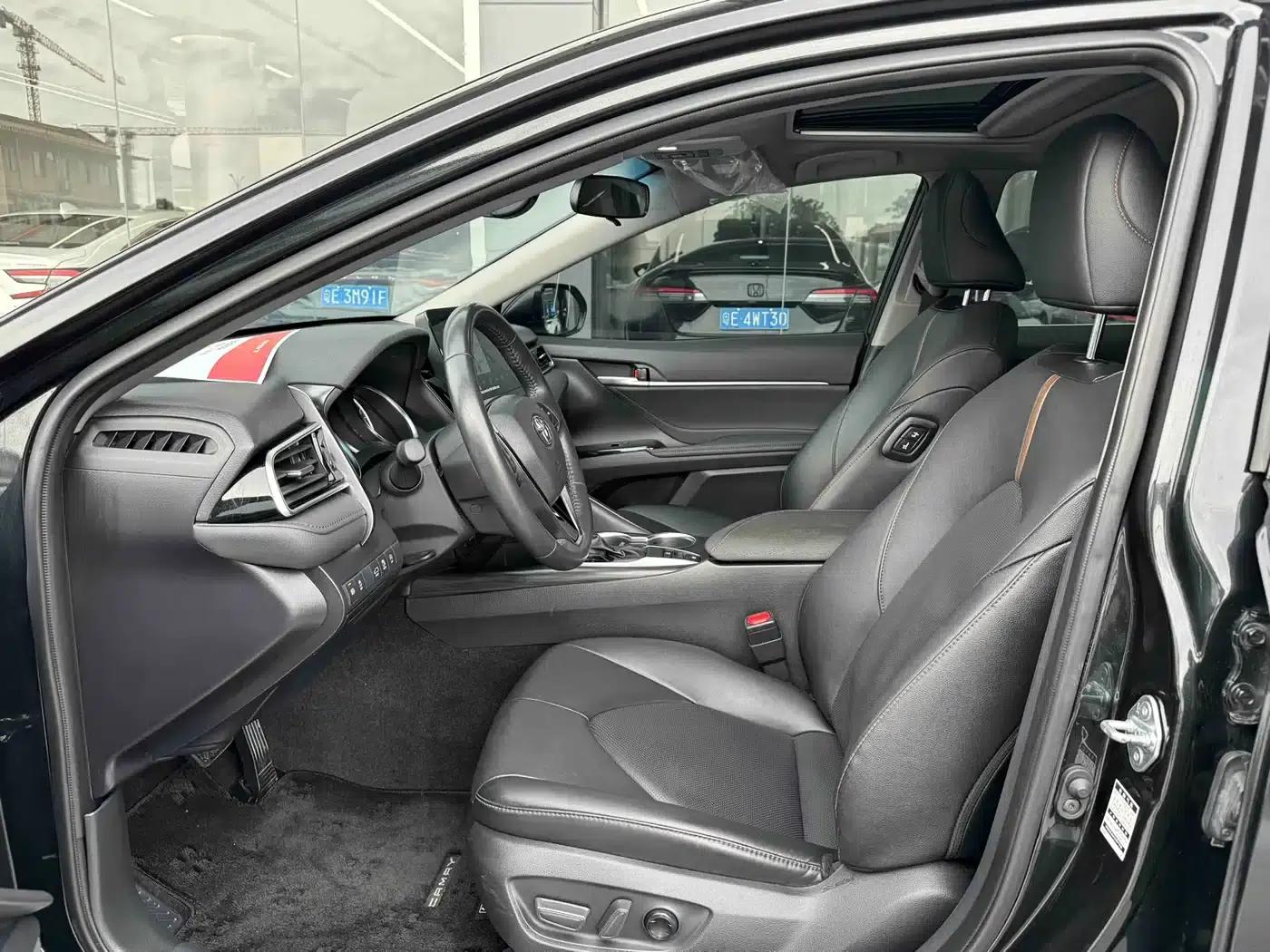 2023 Camry 2.0G Luxury Edition — миниатюра 4