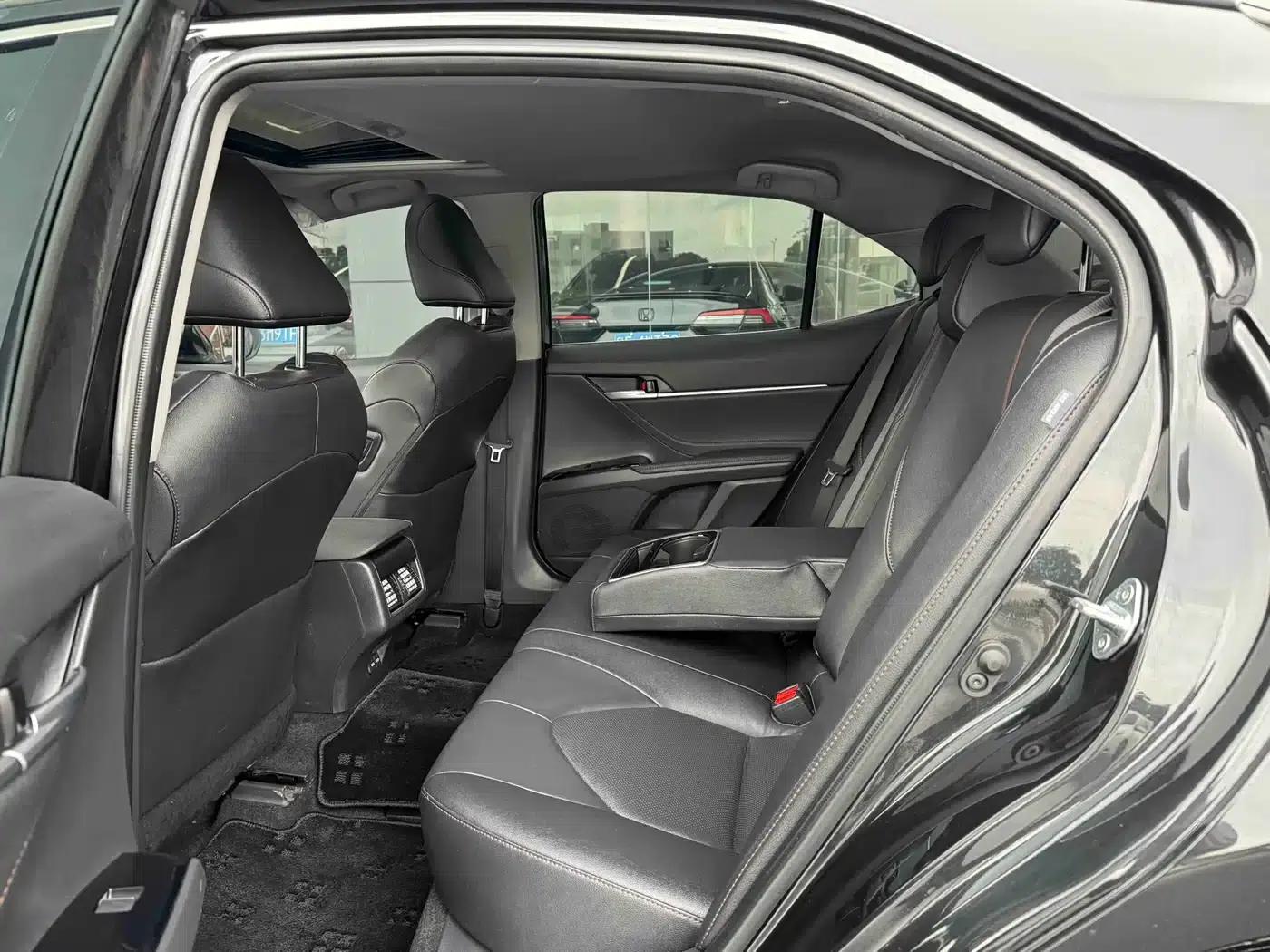 2023 Camry 2.0G Luxury Edition — миниатюра 6