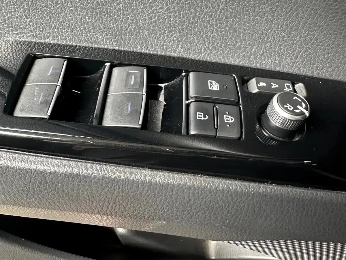 2023 Camry 2.0G Luxury Edition — миниатюра 16