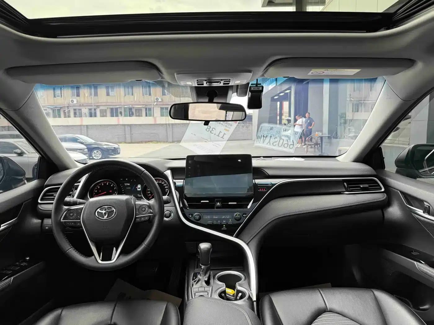 Camry 2022 2.0S Knight Edition — миниатюра 5