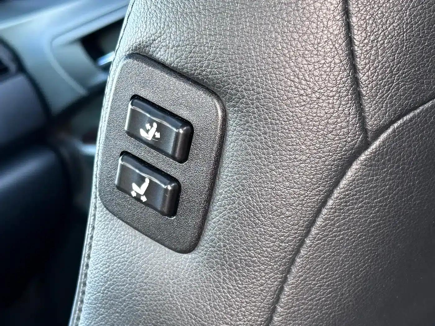 Camry 2015 2.0G Leading Edition — миниатюра 13